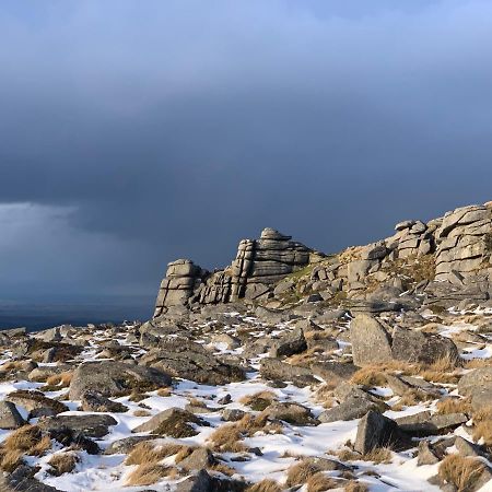 ホテル The Tors オークハンプトン エクステリア 写真